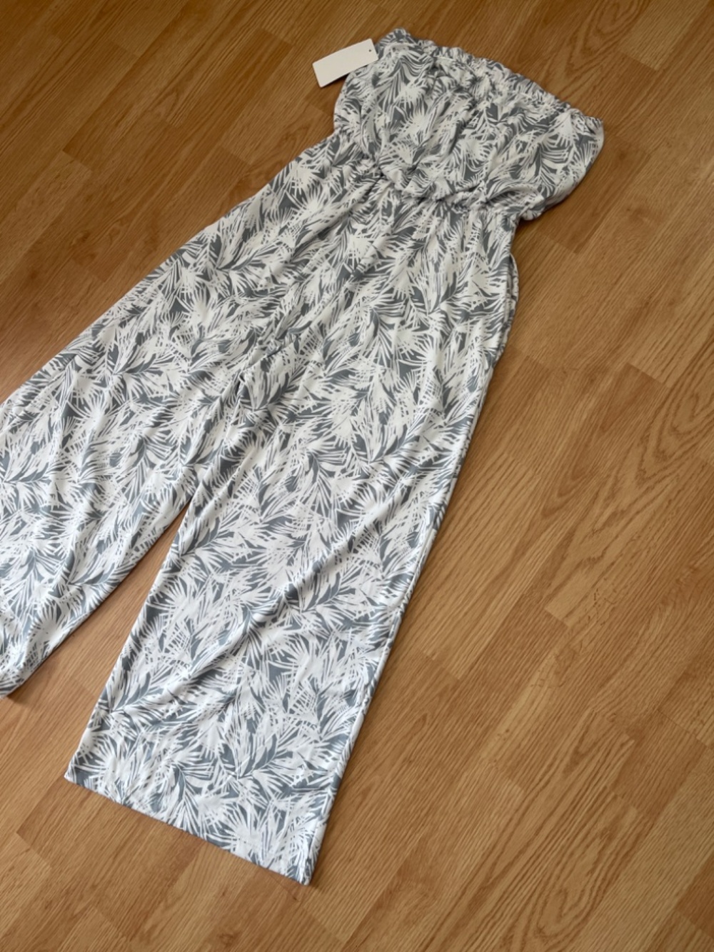 NWT J. Valdi Strapless Gray & White Tropical Cropped Jumpsuit / Coverup Size S - Picture 9 of 11